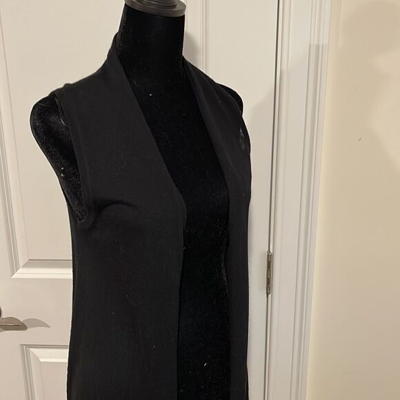 Black sleeveless sweater. Size XS - Picture 2 of 4